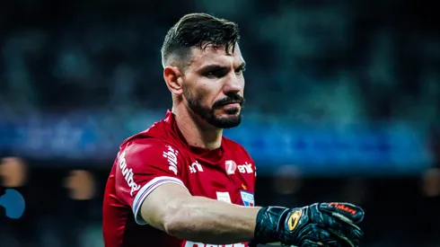 João Ricardo se recupera de cirurgia no ombro e se apresentará ao Corinthians somente em março
