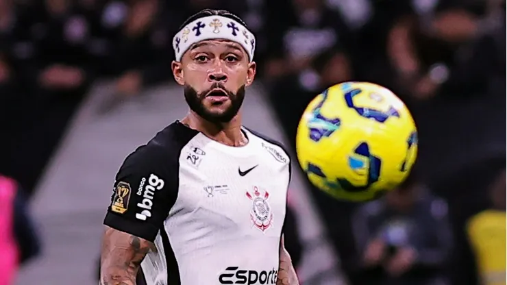 Memphis Depay pode retornar para o Majestoso. Foto: Fabio Giannelli/AGIF