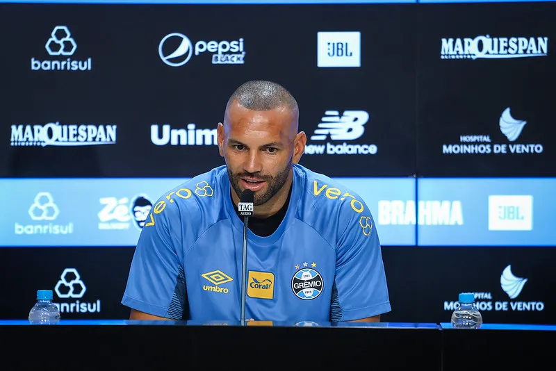 Weverton durante apresentação no Grêmio. Foto: Lucas Uebel/Grêmio FBPA