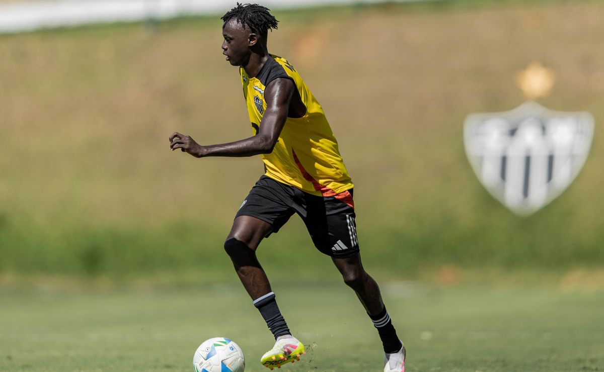 Mamady Cissé se torna o segundo africano a vestir a camisa do Atlético-MG na história