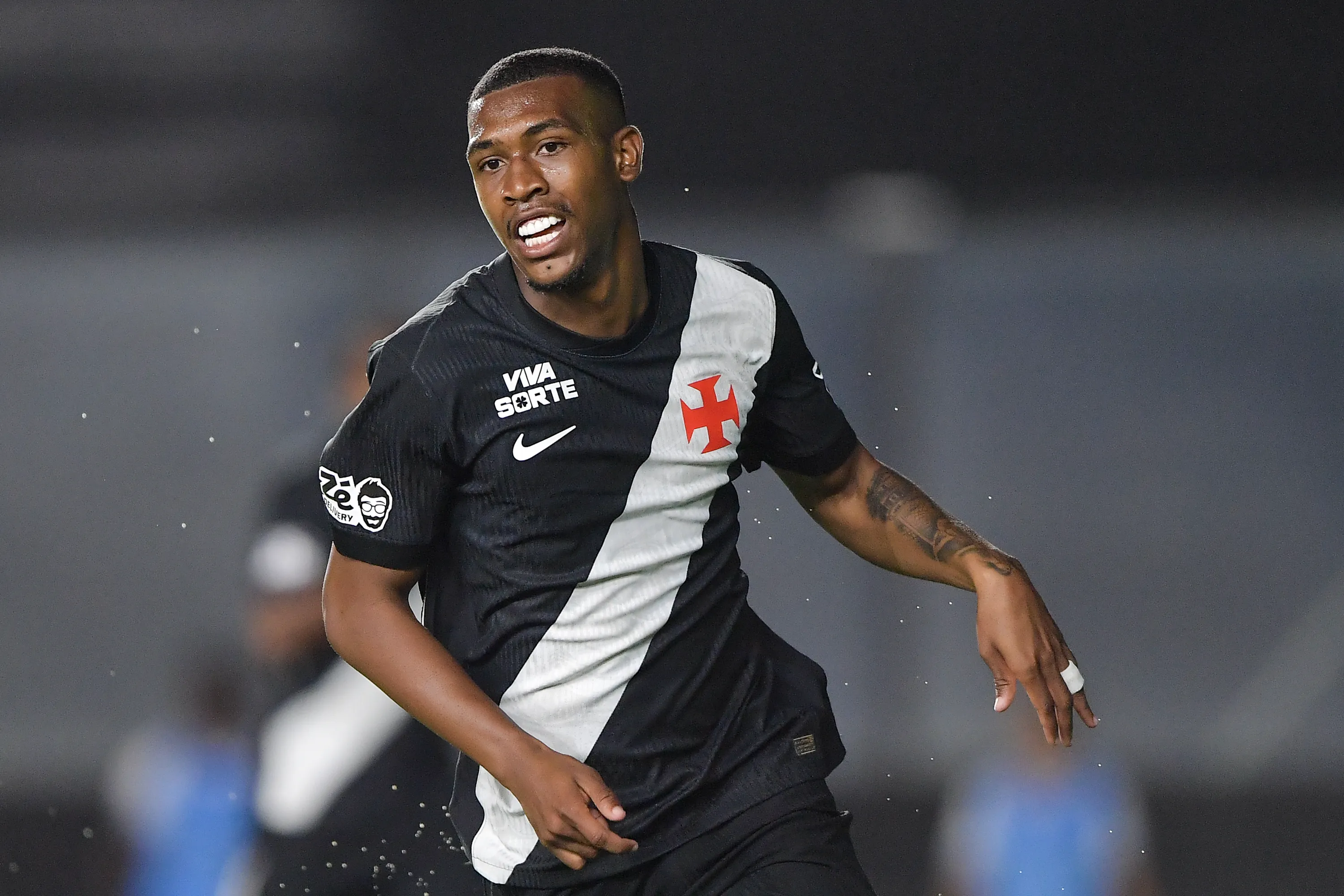 RJ – RIO DE JANEIRO – 15/01/2026 – CARIOCA 2026, VASCO X MARICA – Rayan jogador do Vasco durante partida contra o Marica no estadio Sao Januario pelo campeonato Carioca 2026. Foto: Thiago Ribeiro/AGIF