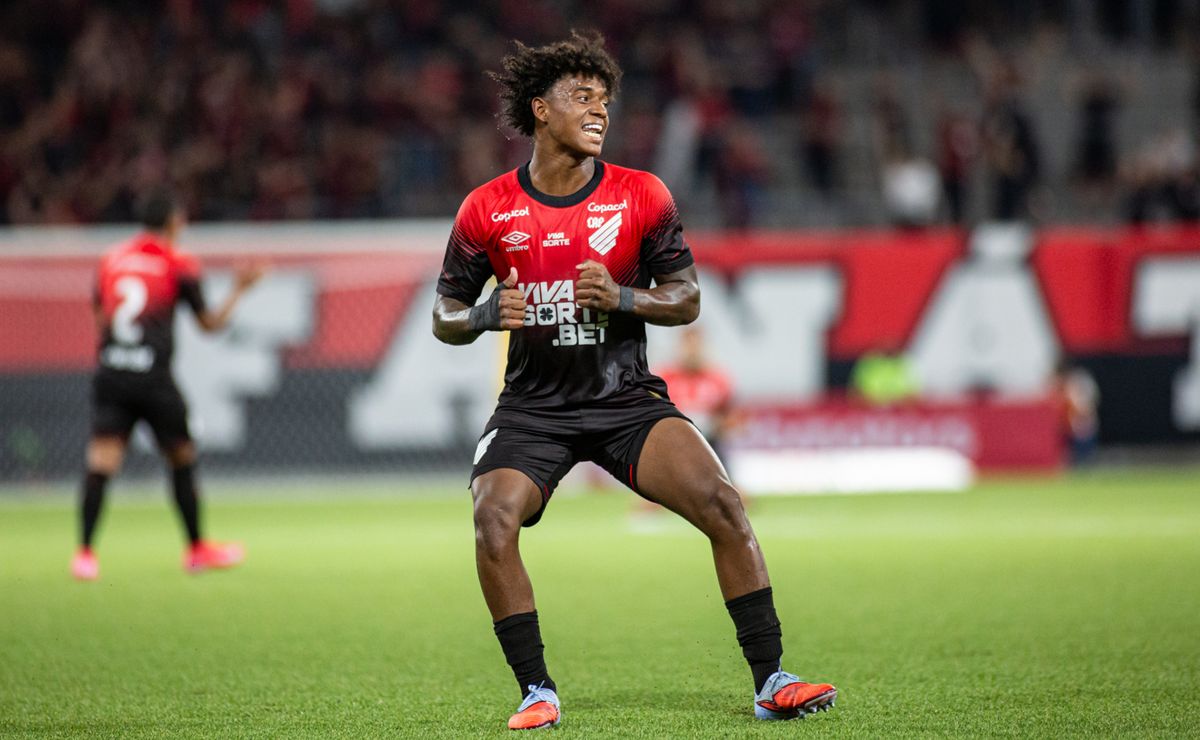 Cruzeiro nega contatos por Bruninho, do Athletico-PR, e descarta negociação no momento