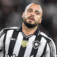 Botafogo recebe proposta do Al Wasl por Arthur Cabral