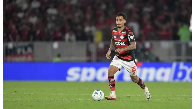 Allan é um dos alvos do Corinthians na janela - Foto: Thiago Ribeiro/AGIF