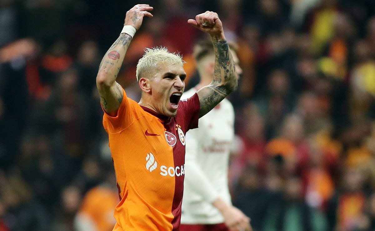 Torreira acerta salários com o Atlético-MG e busca liberação do Galatasaray para fechar