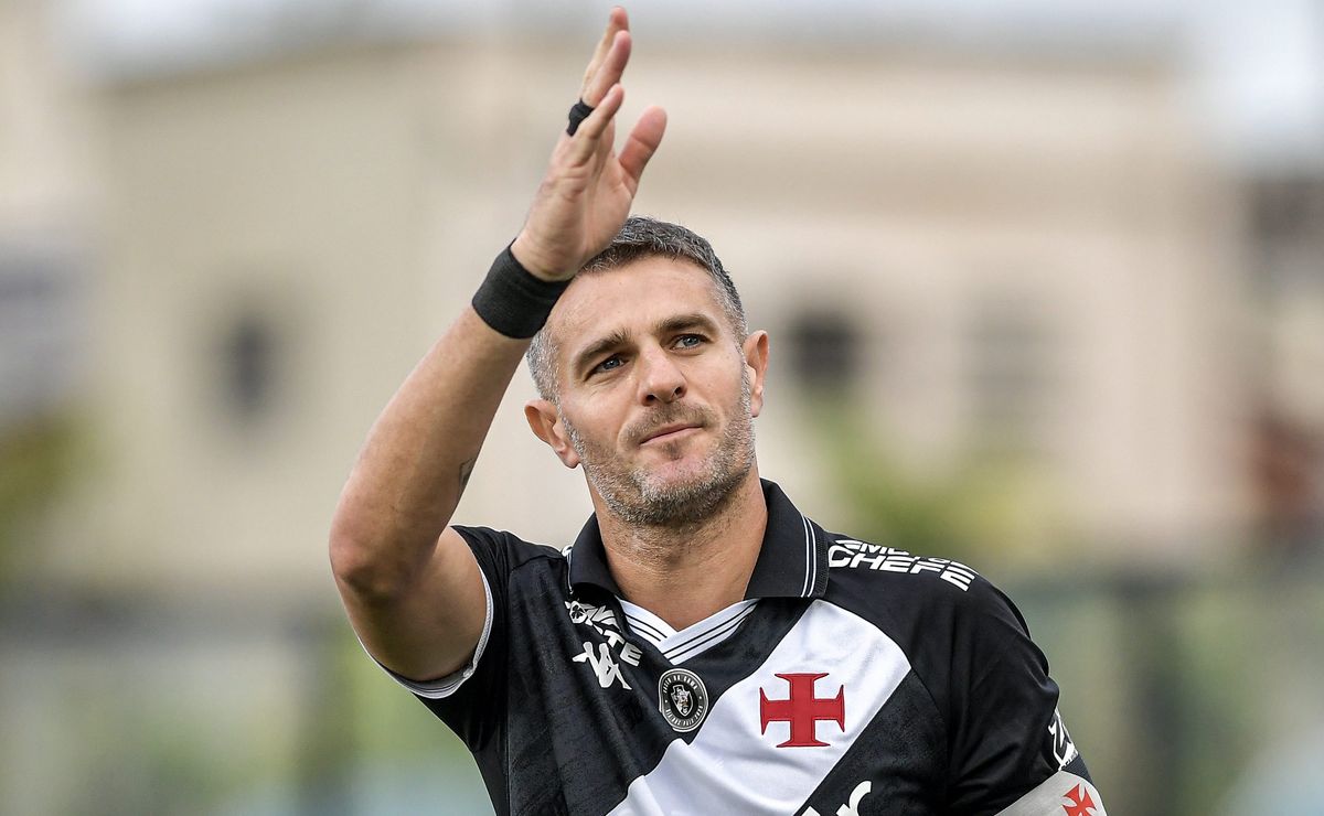 Pablo Vegetti é anunciado pelo Cerro Porteño e coloca um ponto final em sua marcante passagem pelo Vasco