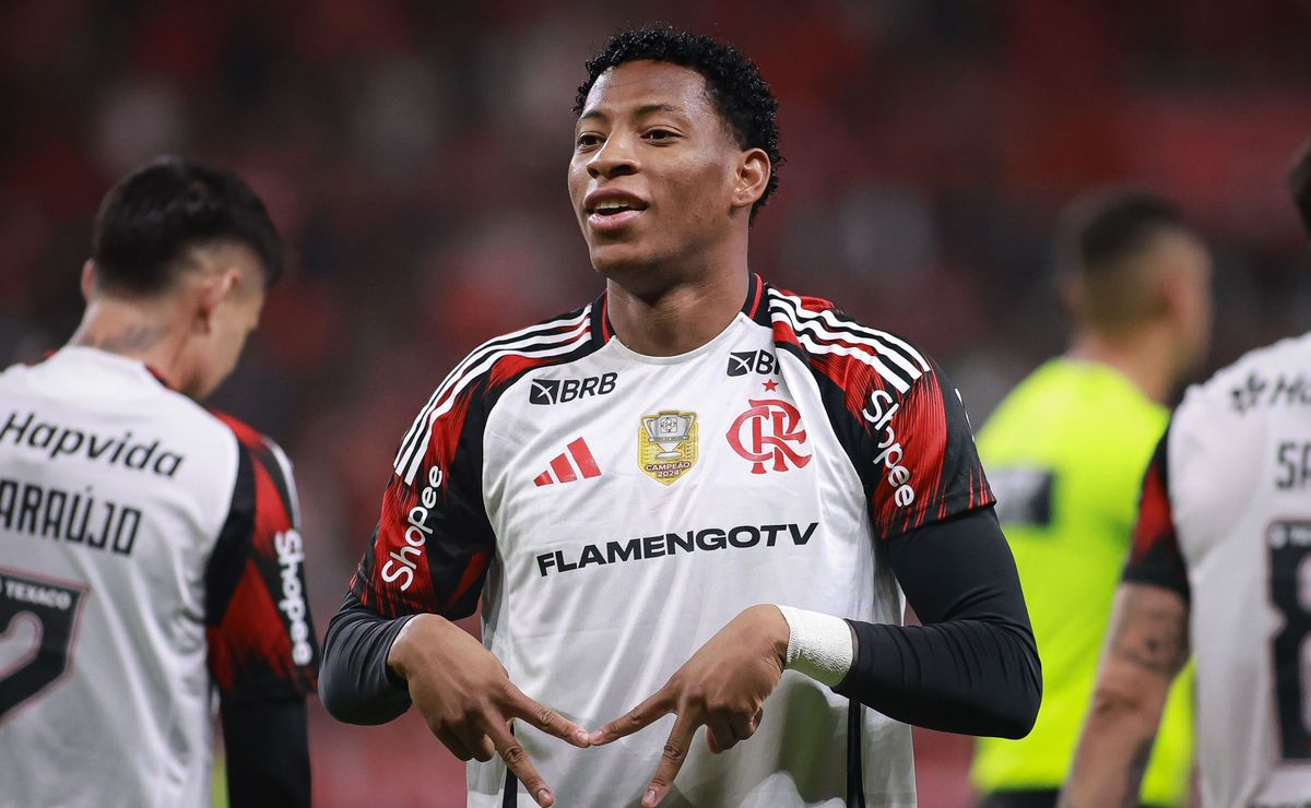 Flamengo aceita venda de Gonzalo Plata por R$ 155 milhões e aguarda proposta oficial