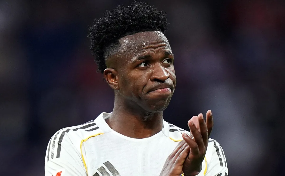 Vini Jr enfrenta crise no Real Madrid; mídia espanhola critica atuação do ex-Flamengo duramente