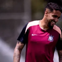 Matheus Pereira celebra retorno ao Corinthians depois de dez anos