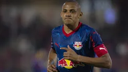 SP - BRAGANCA PAULISTA - 03/12/2025 - BRASILEIRO A 2025, BRAGANTINO X VITORIA - Jhonatan jogador do Bragantino durante partida contra o Vitoria no estadio Cicero De Souza Marques pelo campeonato Brasileiro A 2025. Foto: Anderson Romao/AGIF