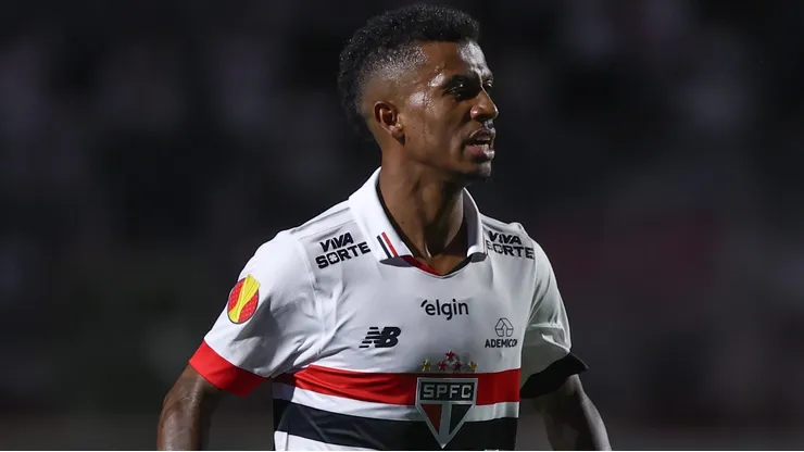 Marcos Antônio comanda o meio-campo do São Paulo