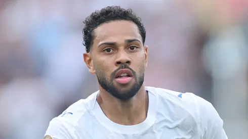 Renan Lodi, jogador do Atlético Mineiro em partida pelo Al-Hilal – (Photo by Alex Grimm/Getty Images)
