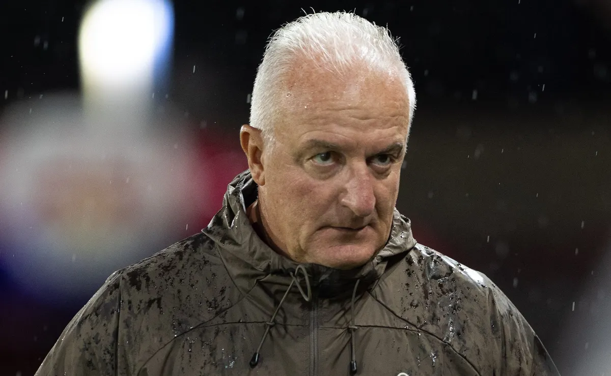 Corinthians reage após transfer ban: busca por lateral-esquerdo livre se intensifica nos bastidores