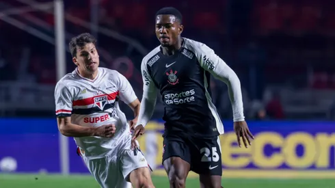 Caca jogador do Corinthians durante partida contra o Sao Paulo no estadio Morumbi pelo campeonato Brasileiro A 2025. Foto: Marcello Zambrana/AGIF
