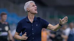 RS - PORTO ALEGRE - 14/01/2026 - GAUCHO 2026, GREMIO X SAO JOSE - Luis Castro tecnico do Gremio durante partida contra o Sao Jose no estadio Arena do Gremio pelo campeonato Gaucho 2026. Foto: Maxi Franzoi/AGIF