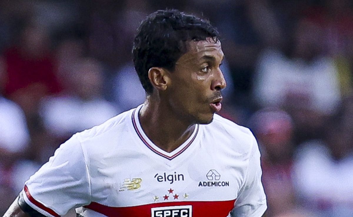 Luiz Gustavo decide futuro e fecha com rival do Inter no Campeonato Brasileiro