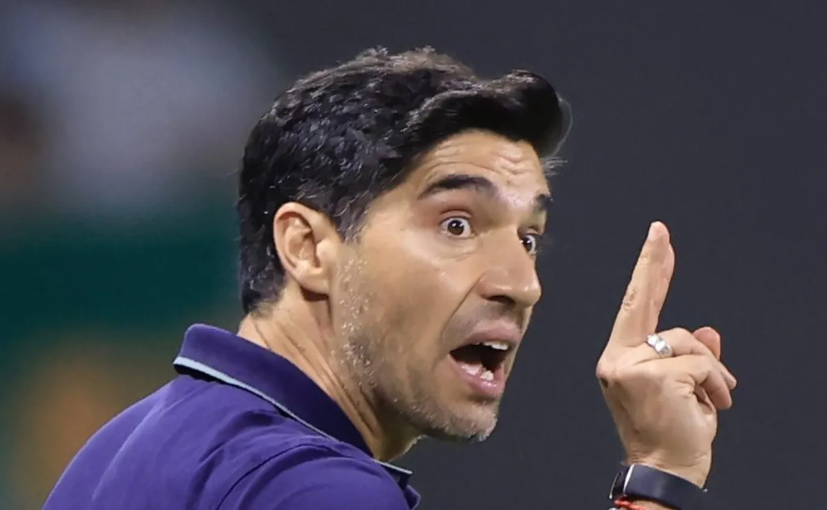 Abel Ferreira desafia árbitro em Palmeiras x Mirassol e gera polêmica entre torcedores