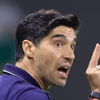 Abel Ferreira discute com o árbitro de Palmeiras x Mirassol