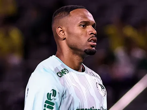 Carlos Miguel toma amarelo por discussão com o árbitro