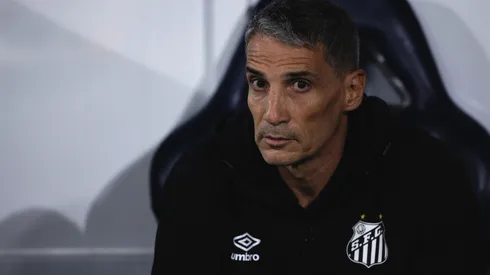 Vojvoda terá mais um desafio pelo Santos contra o Guarani – Foto: Ettore Chiereguini/AGIF
