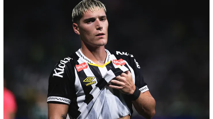 Benjamín Rollheiser oscila com a camisa do Santos.