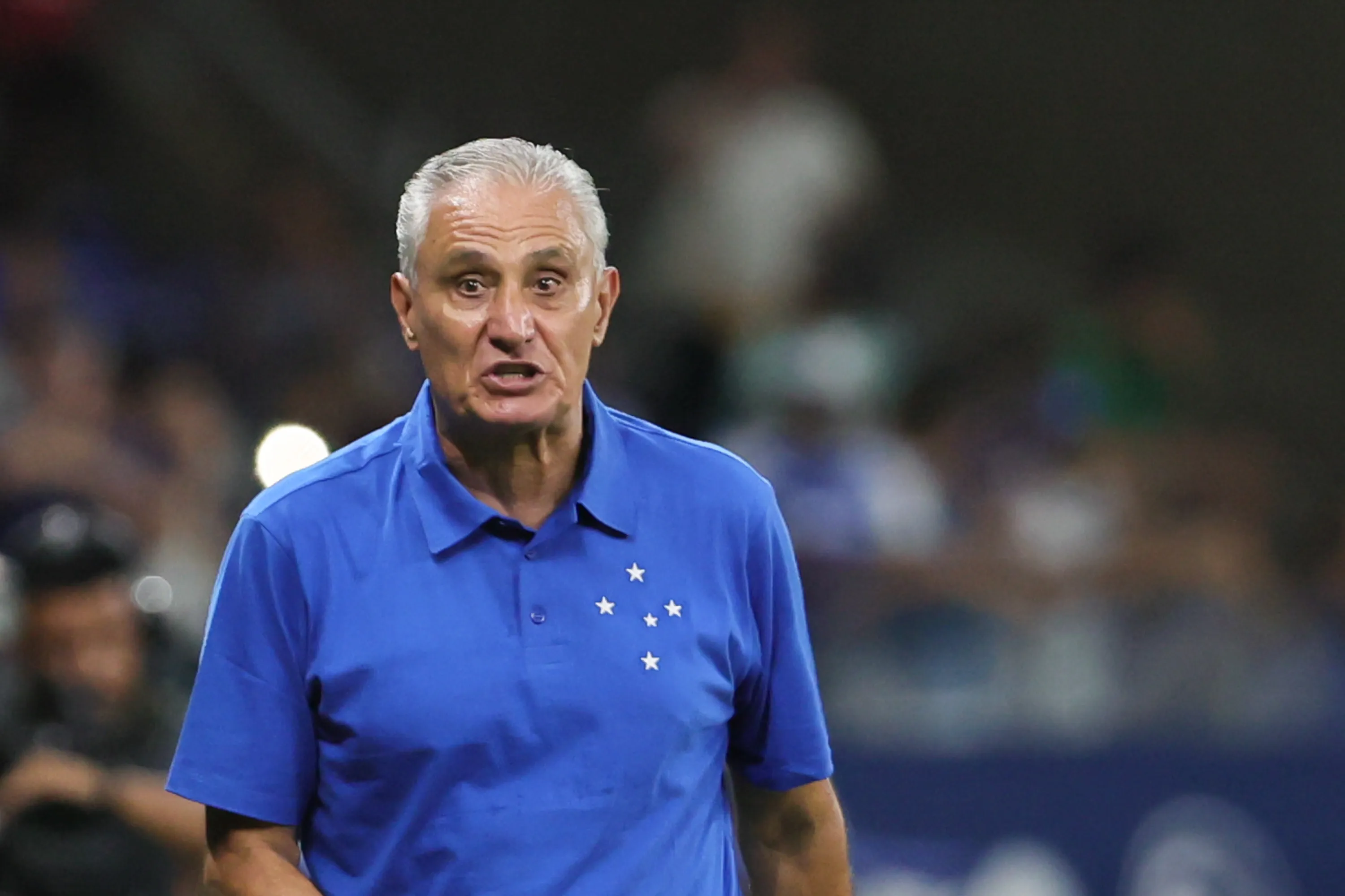MG – BELO HORIZONTE – 17/01/2026 – MINEIRO 2026, CRUZEIRO X UBERLANDIA – Tite tecnico do Cruzeiro durante partida contra o Uberlandia no estadio Mineirao pelo campeonato Mineiro 2026. Foto: Gilson Lobo/AGIF