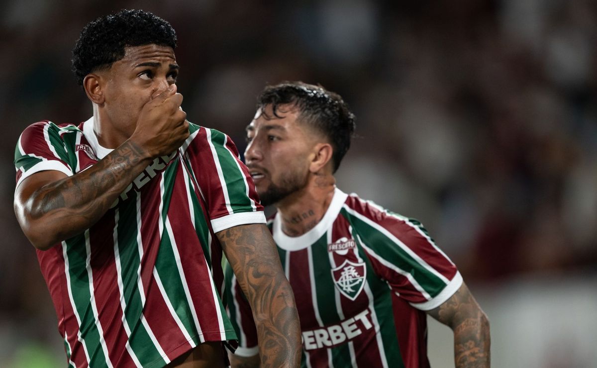 John Kennedy vira preocupação no Fluminense, ataque fica curto e busca por camisa 9 acelera