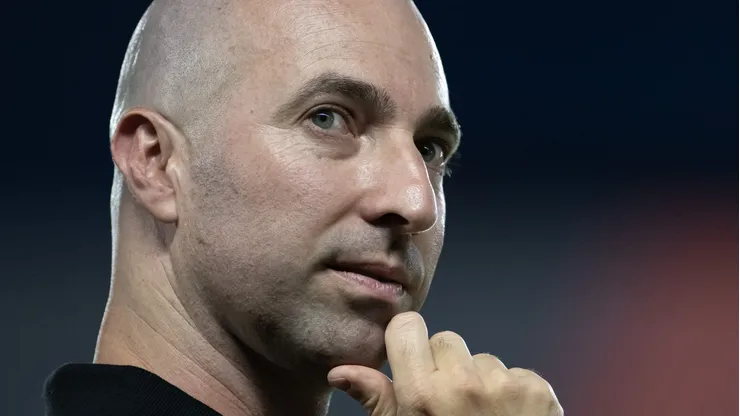 Rodrigo Bellão durante a estreia do Glorioso em 2026