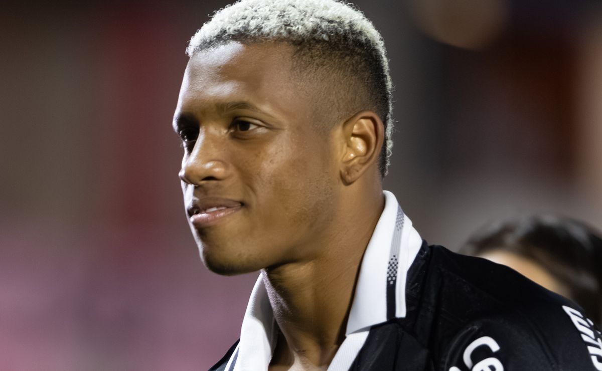 Zenit abre ofensiva pesada por Danilo, do Botafogo, e sinaliza oferta astronômica pelo meia