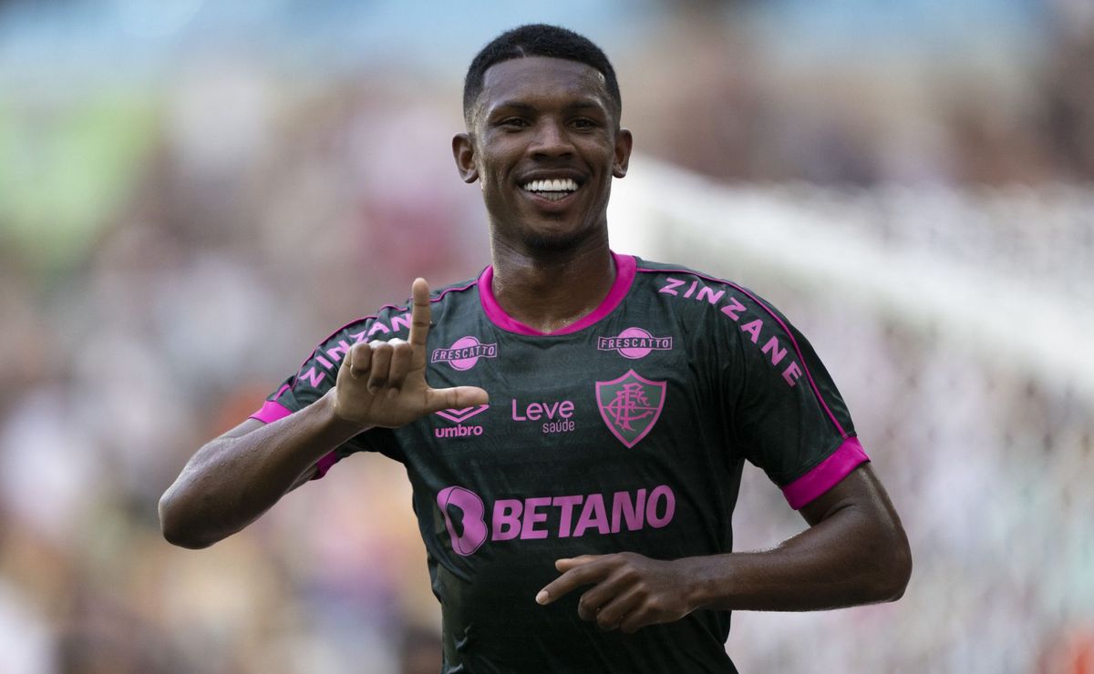 Lelê vê lesão de John Kennedy como virada no Fluminense e chance vira disputa aberta
