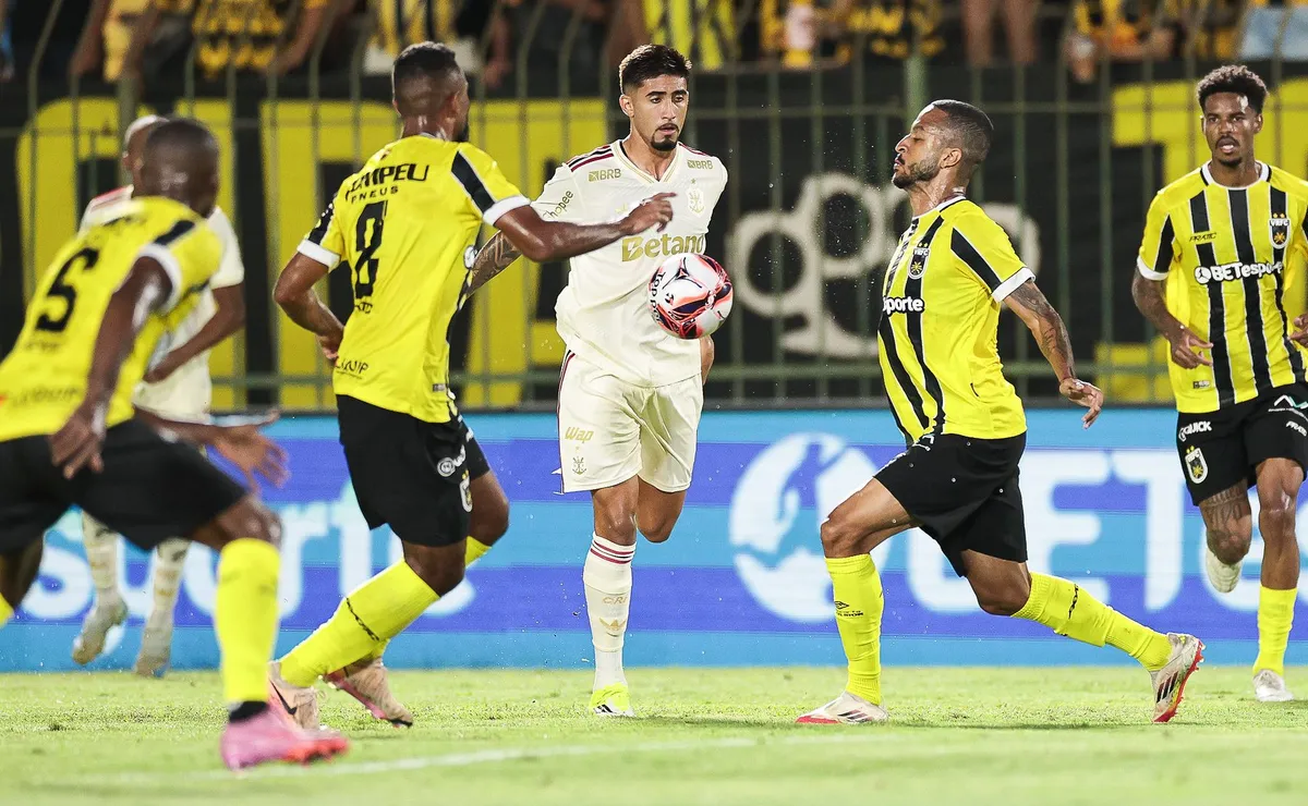 Flamengo sofre goleada histórica para o Volta Redonda e vê sua defesa ser contestada em campo