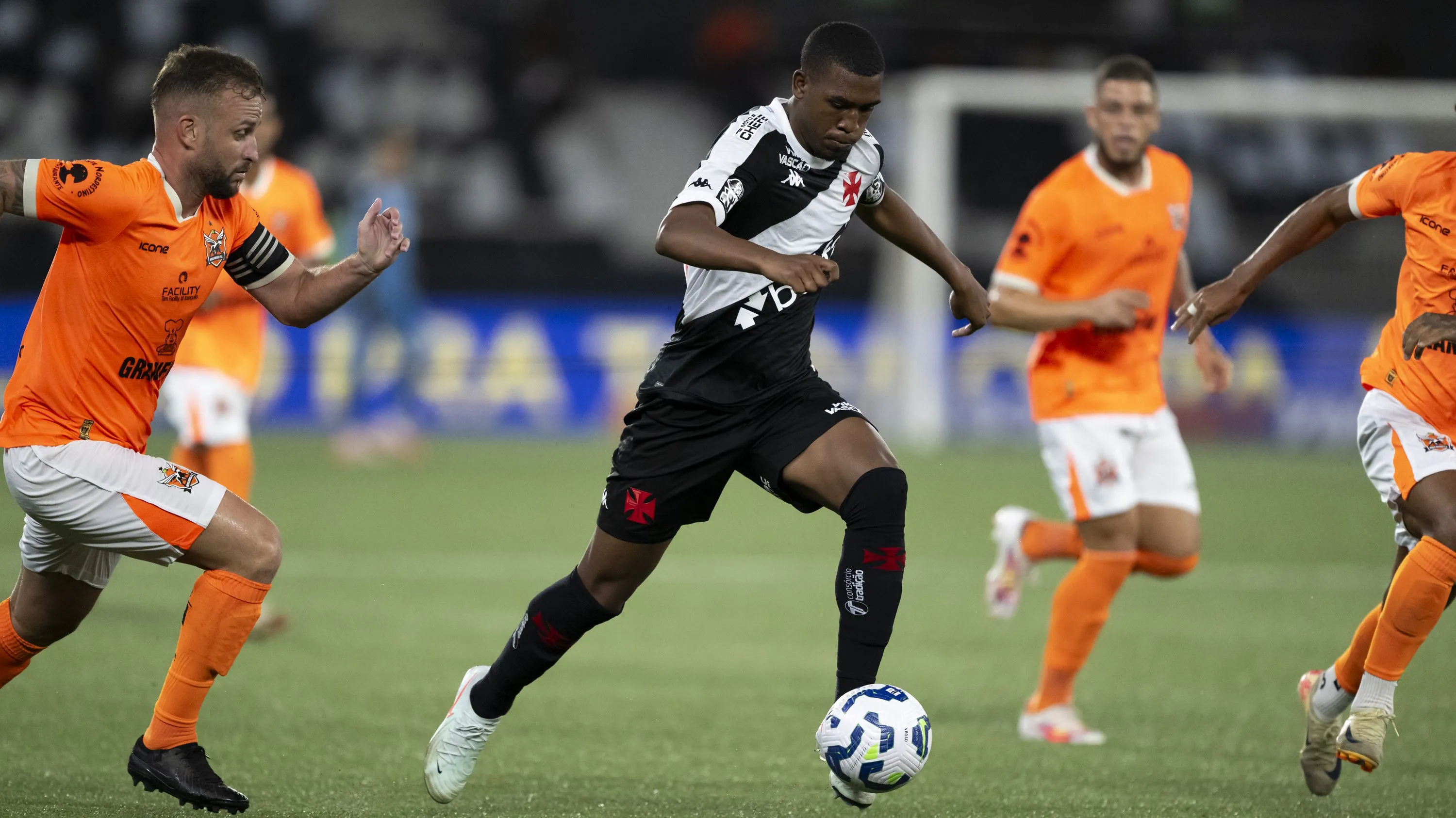 Rayan jogador do Vasco durante partida contra o Nova Iguacu no estadio Engenhao pelo campeonato Copa Do Brasil 2025. Foto: Jorge Rodrigues/AGIF
