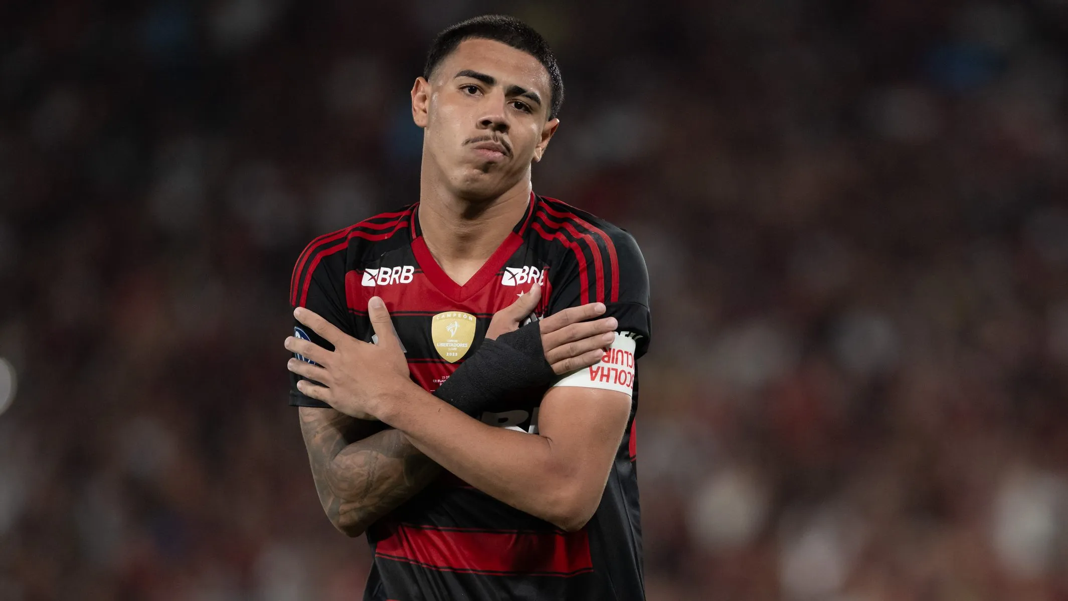 RJ – RIO DE JANEIRO – 23/08/2025 – COPA  INTERCONTINENTAL  SUB-20 2025, FLAMENGO X BARCELONA – Iago jogador do Flamengo comemora durante partida contra o Barcelona no estadio Maracana pelo campeonato COPA  INTERCONTINENTAL  SUB-20 2025. Foto: Jorge Rodrigues/AGIF