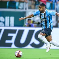 Tetê revela como foi estrear na Arena durante goleada do Grêmio: “Feliz pelo resultado”