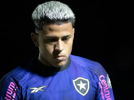Matheus Martins celebra retorno aos gramados com a camisa do Botafogo