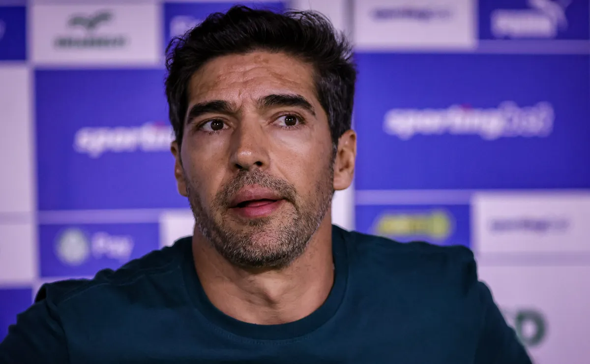 Abel Ferreira destaca aposta na base do Palmeiras: 