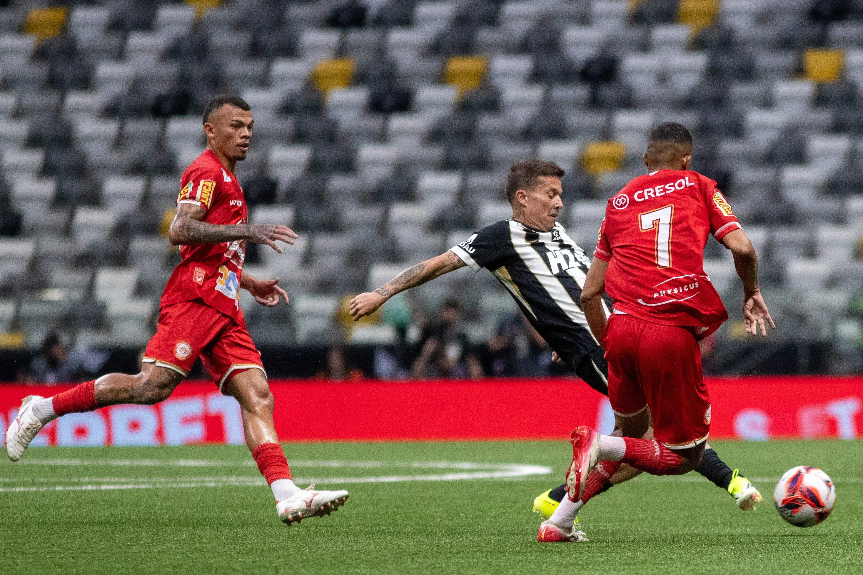 Bernard em ação em Atlético-MG x Tombense. Foto: Fernando Moreno/AGIF