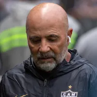 Atlético-MG empata mesmo com um a mais