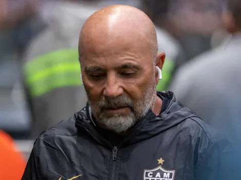 Atlético-MG empata mesmo com um a mais