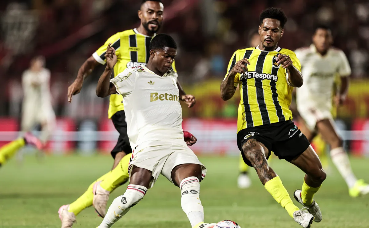 Flamengo aposta em time sub-20 em clássicos decisivos, mas riscos de rebaixamento aumentam