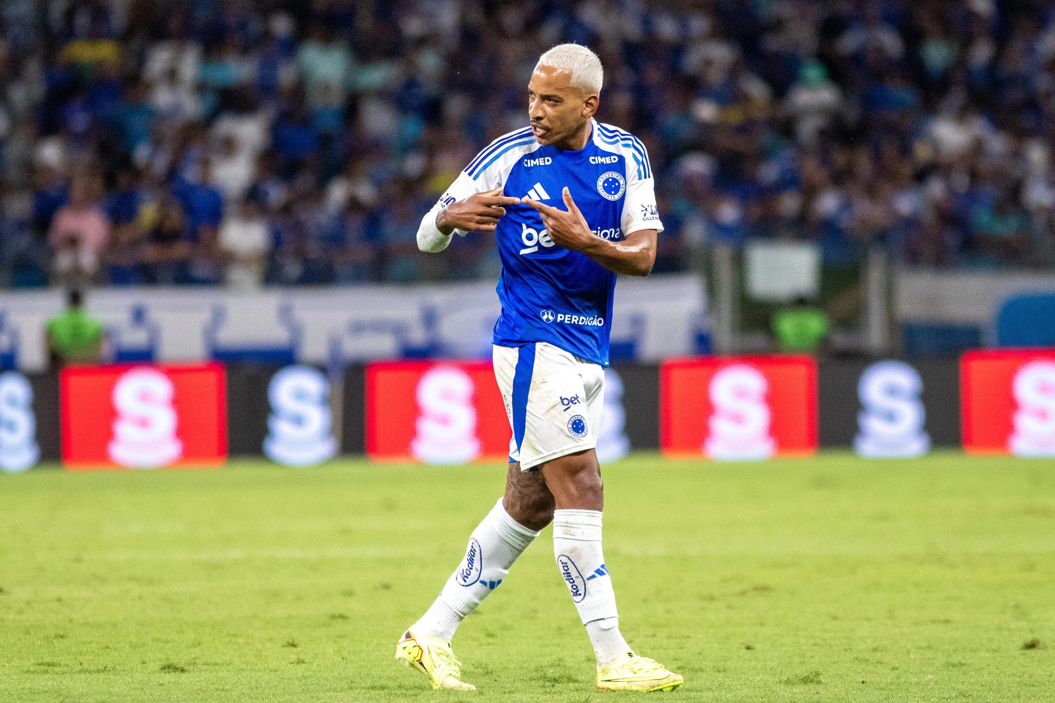 Matheus Pereira durante a goleada no Campeonato Mineiro. Foto: Fernando Moreno/AGIF