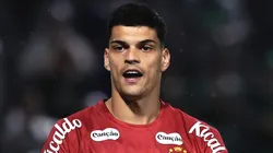 Gabriel Brazão foi decisivo ao defender um pênalti em Campinas