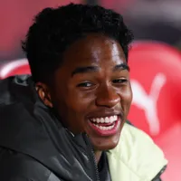 Endrick recebe prêmio de melhor jogador em vitória do Lyon