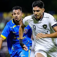 Expulsão atrapalha e Botafogo leva virada do Sampaio no Cariocão