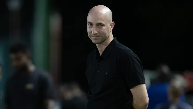 RJ - RIO DE JANEIRO - 15/01/2026 - CARIOCA 2026, PORTUGUESA X BOTAFOGO - Rodrigo Bellao tecnico do Botafogo durante partida contra o Portuguesa no estadio Luso Brasileiro pelo campeonato Carioca 2026. Foto: Jorge Rodrigues/AGIF