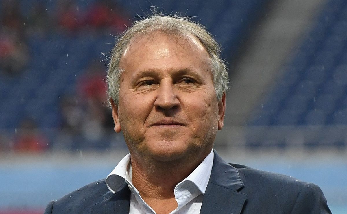 Zico indica três jogadores do Cruzeiro para a Seleção Brasileira para Copa do Mundo