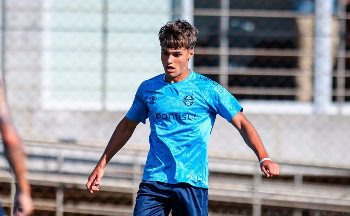 Luís Castro aprova e Grêmio prepara toda papelada para assinar com Tiaguinho por mais tempo