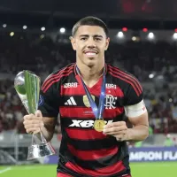 Flamengo autoriza saída de Iago após aval de Filipe Luís