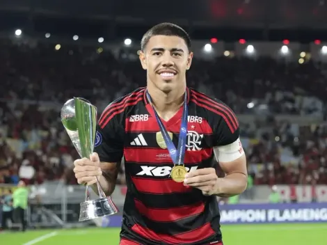 Flamengo autoriza saída de Iago após aval de Filipe Luís