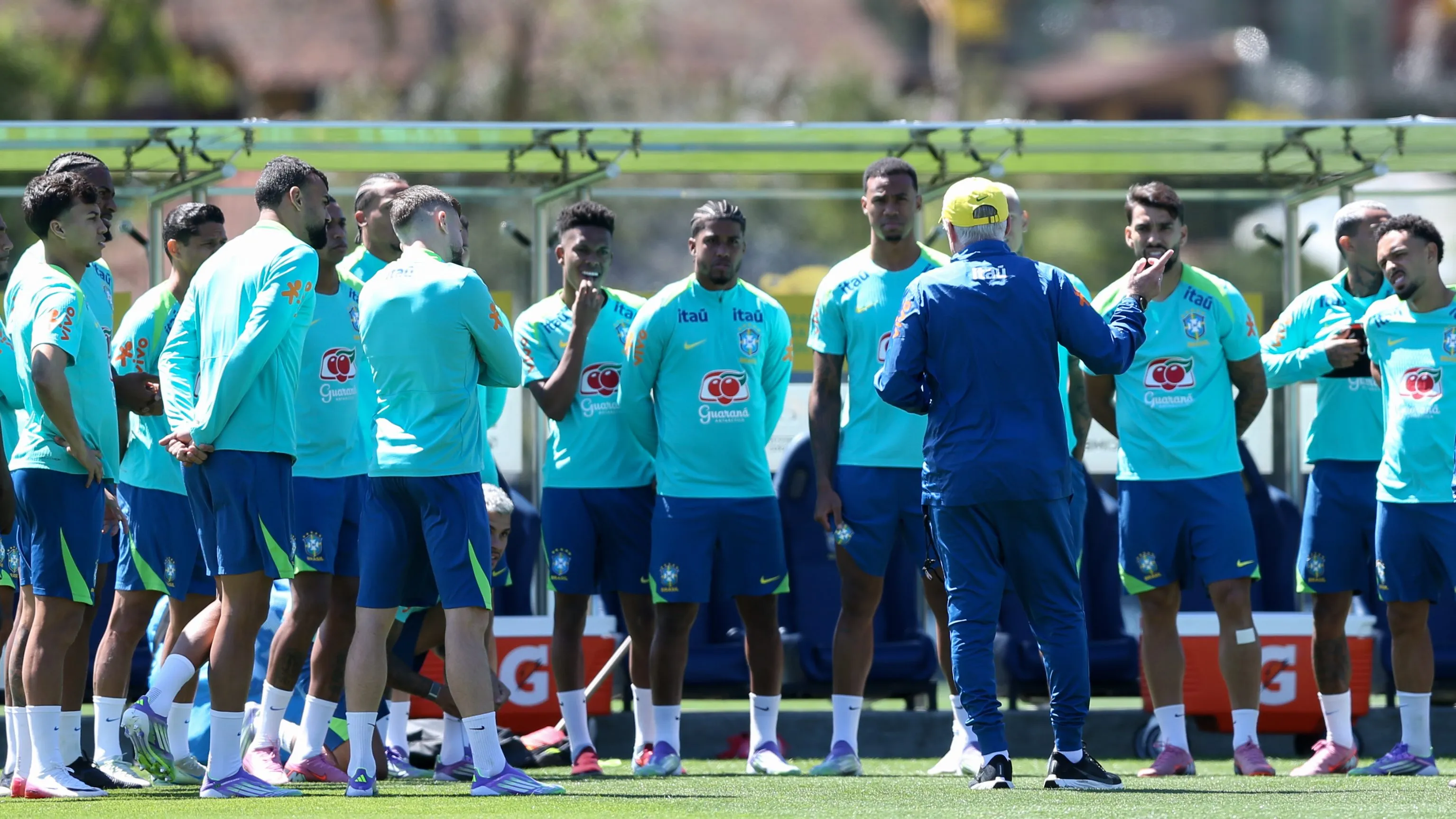 Carlo Ancelotti comanda treino na Granja Comary –  Foto: Marlon Costa/AGIF